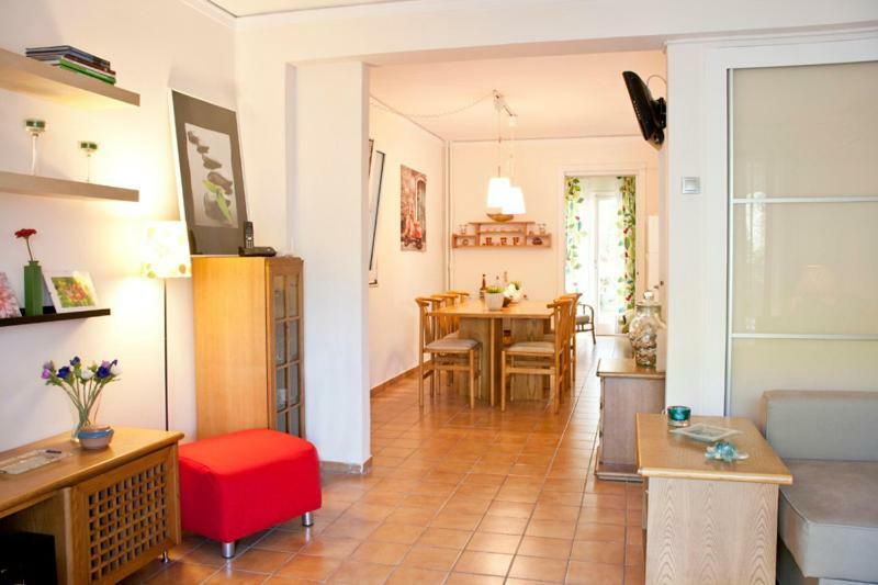 Comfortable Garden Apt Near Vouliagmeni Beach Αθήνα Εξωτερικό φωτογραφία