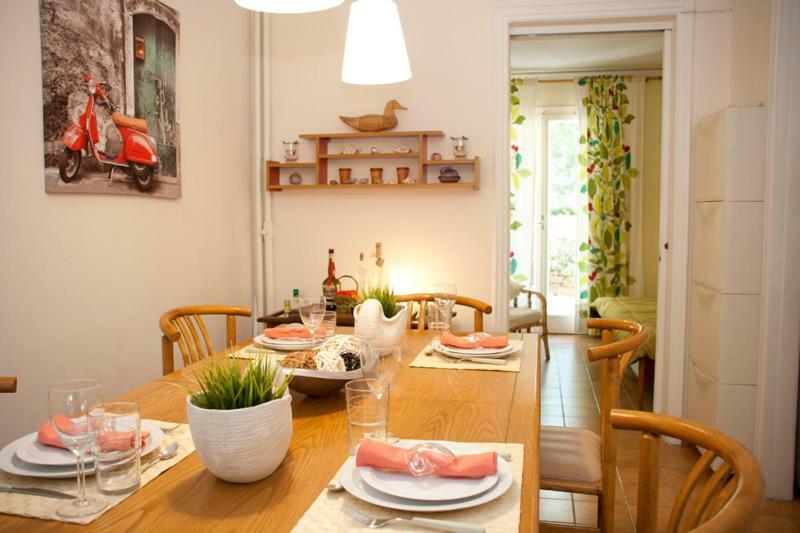 Comfortable Garden Apt Near Vouliagmeni Beach Αθήνα Εξωτερικό φωτογραφία