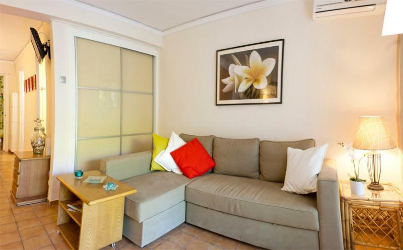 Comfortable Garden Apt Near Vouliagmeni Beach Αθήνα Εξωτερικό φωτογραφία