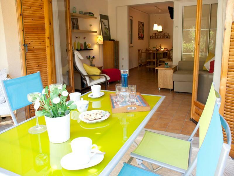 Comfortable Garden Apt Near Vouliagmeni Beach Αθήνα Εξωτερικό φωτογραφία